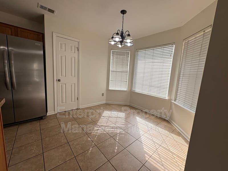 Cordova House: 7125 Showboat Ln