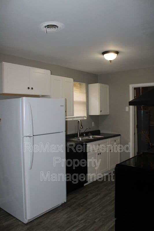 Augusta House: 3419 Lucie St