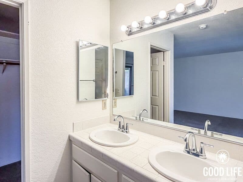 Carlsbad House: 3033 Via Sabinas