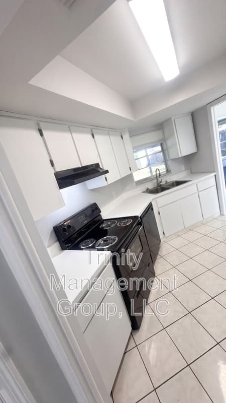Spring Hill House: 4291 Goldcoast Avenue