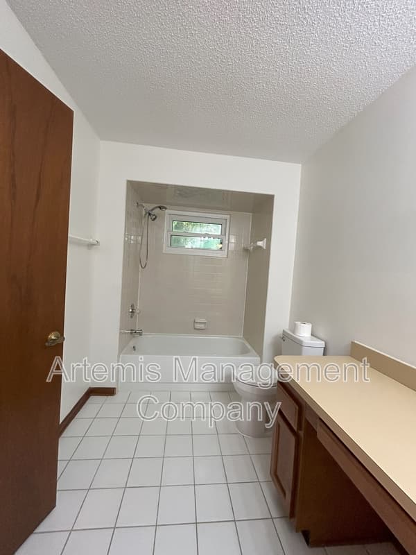 Jacksonville House: 12421 Bears Den Court