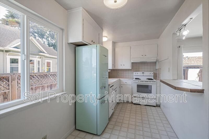Santa Cruz Condo: 515 Cayuga Street