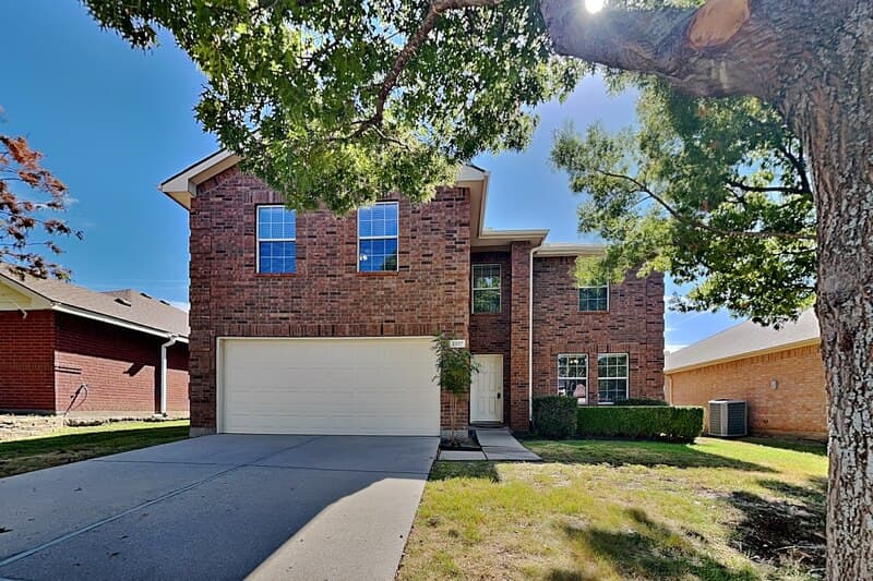 Princeton House: 1117 Caroline Dr