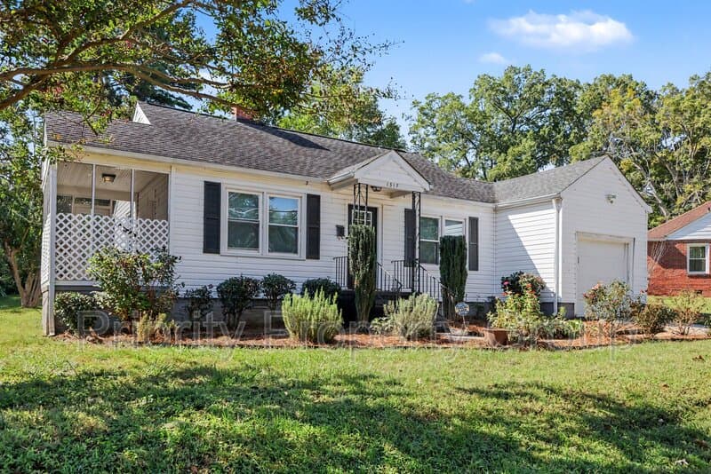 Charlotte House: 1317 Remount Road