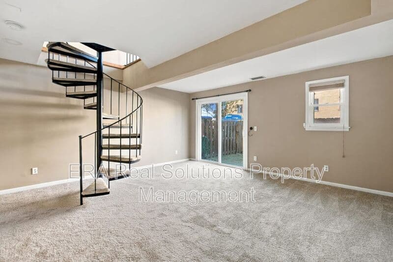 Cincinnati House: 2436 Grandview Ave.