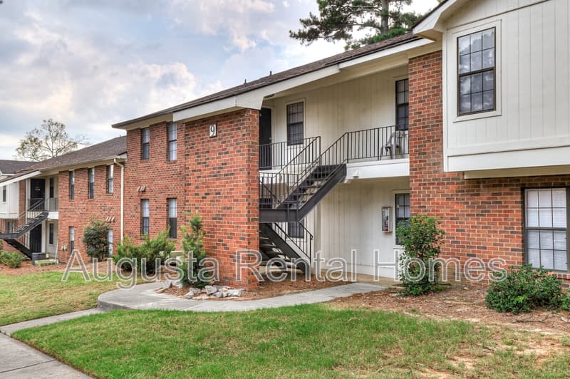 Augusta Condo: 2515 Center West Parkway - 9O