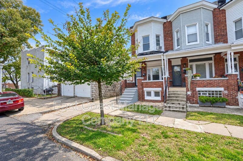 Baltimore House: 2200 N Rosedale St