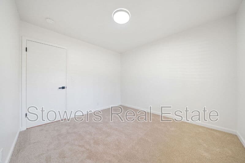 Danville House: 132 Glen Ct