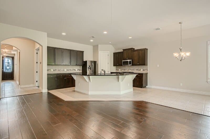 Round Rock House: 400 Entrada Way