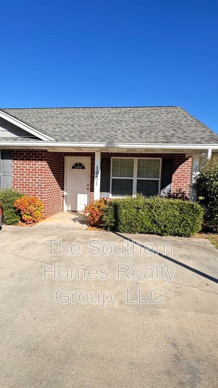 Athens House: 1931 County Road 561