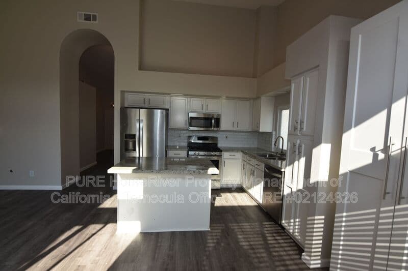 Temecula House: 43068 Corte Calanda
