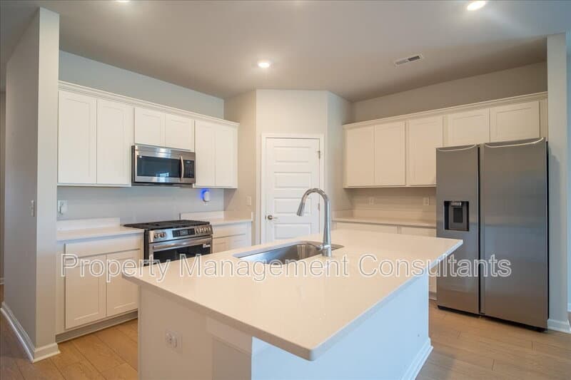 Huntsville House: 154 Lillian Farms Boulevard