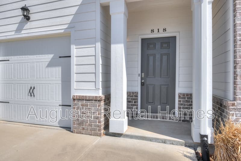 Graniteville House: 818 Quaint Parish Circle