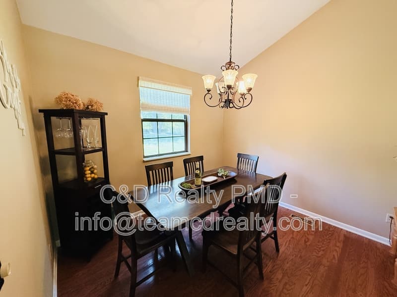 Olmsted TWP House: 8462 Glenbrook Dr, Olmsted TWP OH, 44138