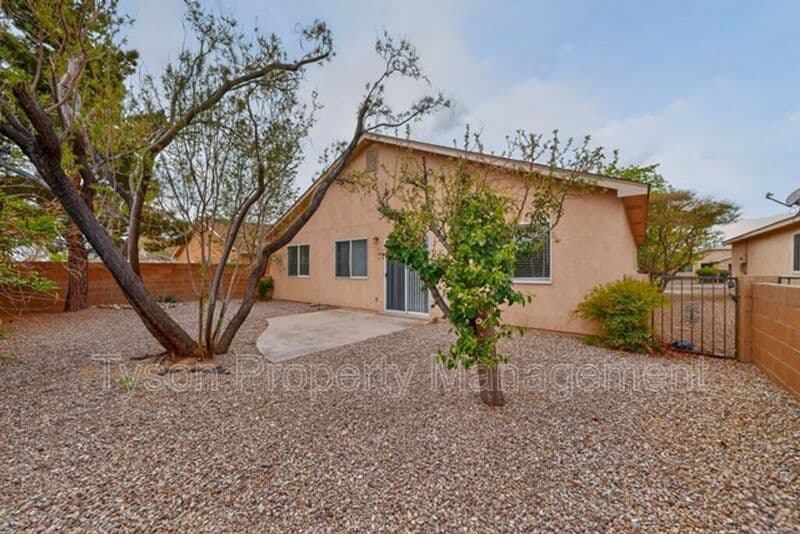 Rio Rancho House: 908 Bursum Ln