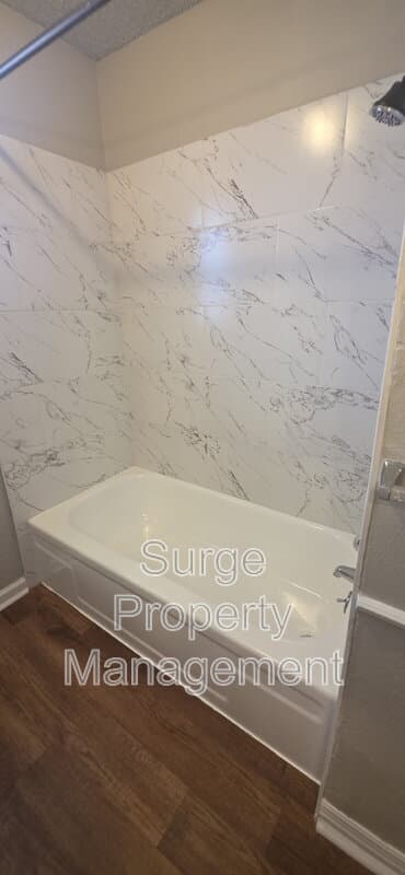 Benbrook Condo: 233 Vista Way