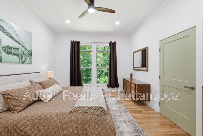 Chattanooga House: 3556 Cottonwood Lane