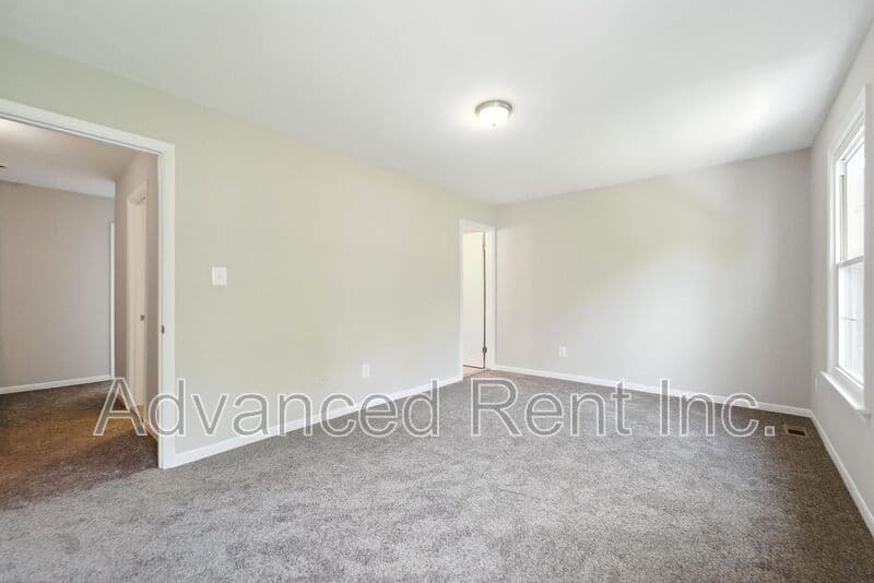 Nottingham Townhome: 1 Jack Pine Place