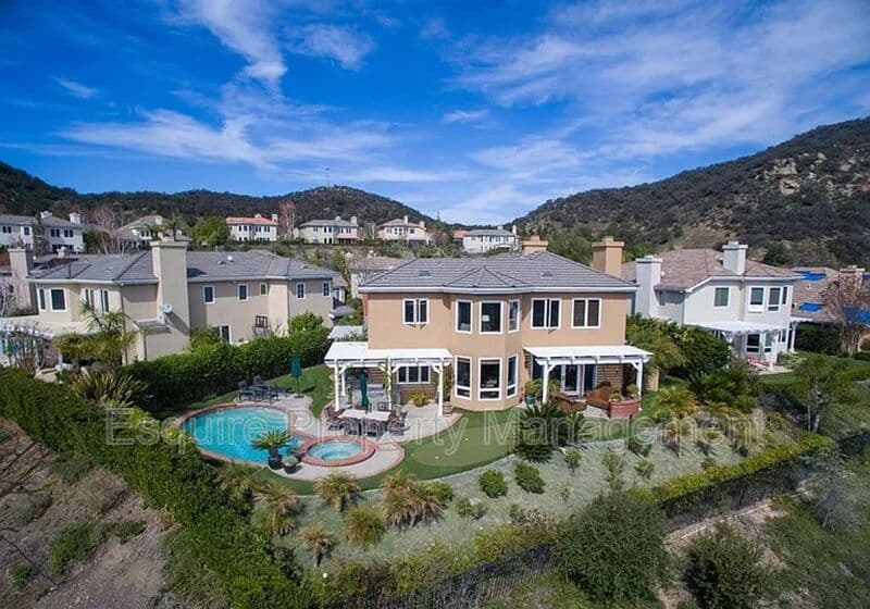 LAKE SHERWOOD House: 1674 BUSHGROVE CT