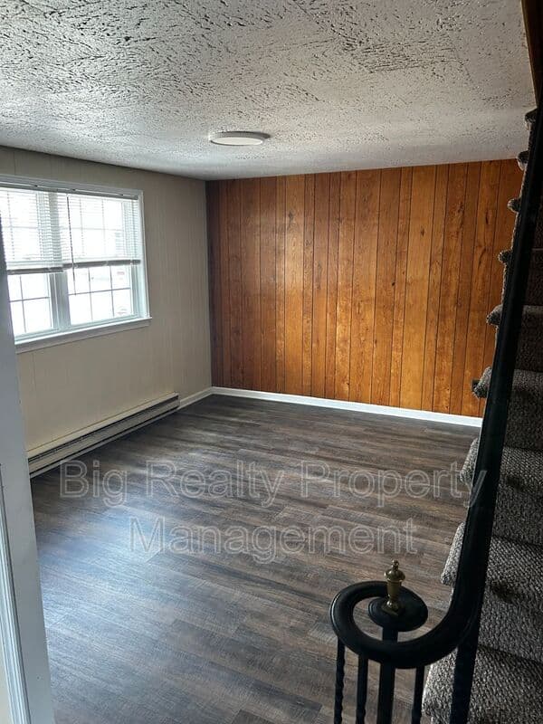 Spring City House: 88 N Main St