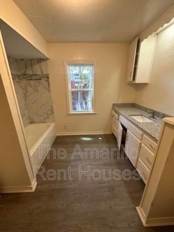 Amarillo House: 1636 N Nelson St