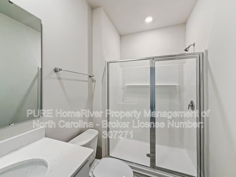 Lincolnton House: 2809 Frances View Ln