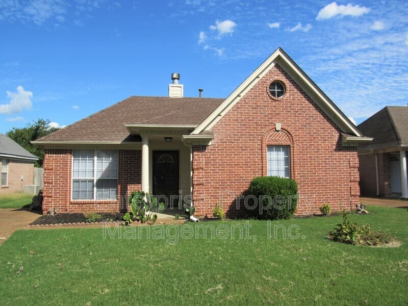 Memphis House: 3794 Walden Meadow Drive