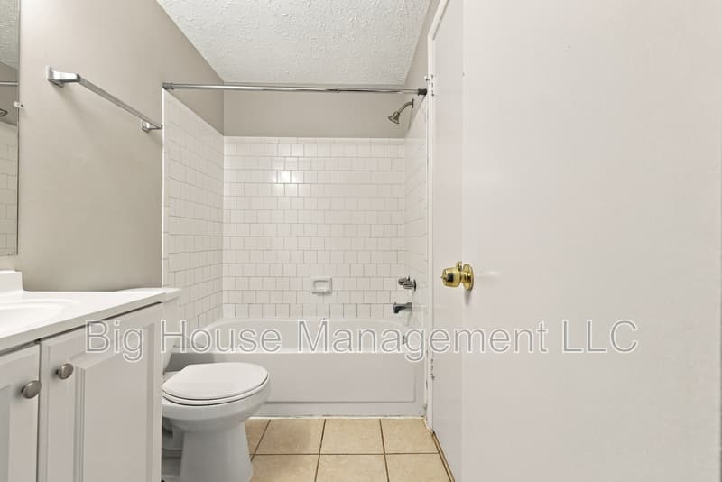Waldorf Townhome: 1554 Pin Oak Dr