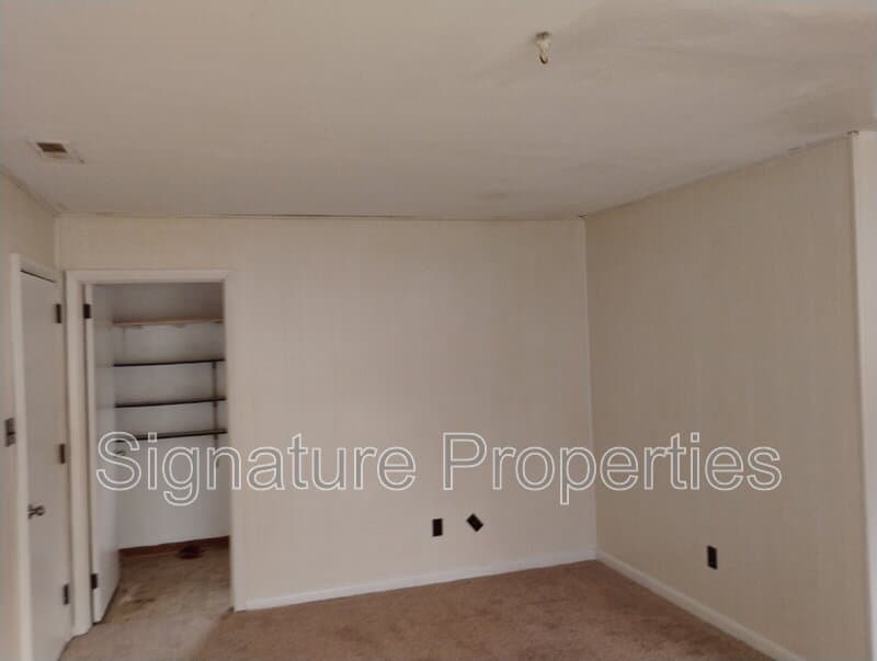 Virginia Beach House: 3825 Annie Ln