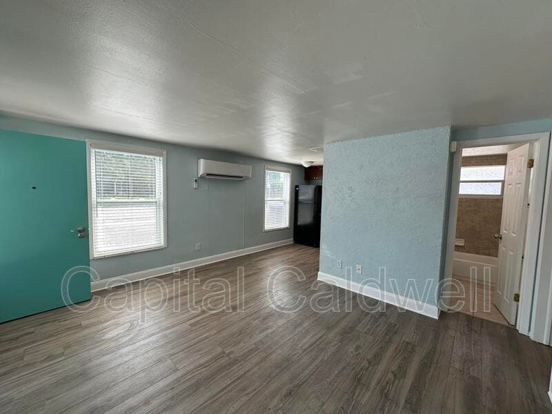 Dunedin House: 425 Milwaukee Ave