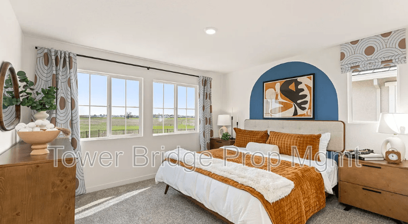 Roseville House: 2033 Blue Star Drive