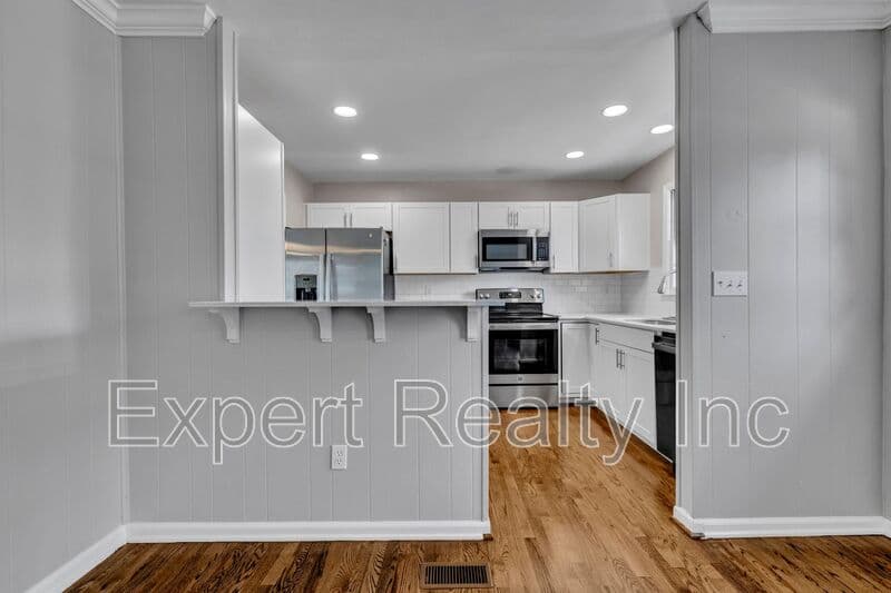 Alabaster House: 1064 Caribbean Circle