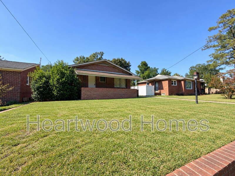 Columbia House: 1213 Deerwood Street