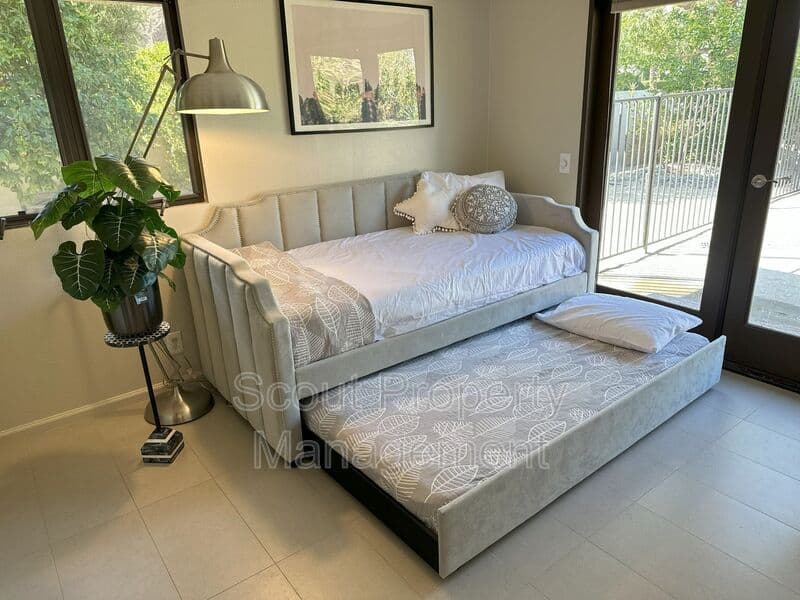 La Quinta House: 46560 Cameo Palms Drive