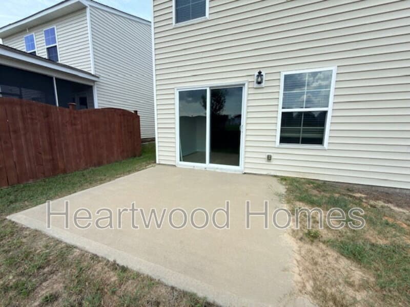 Elgin House: 406 Eclipse Lane