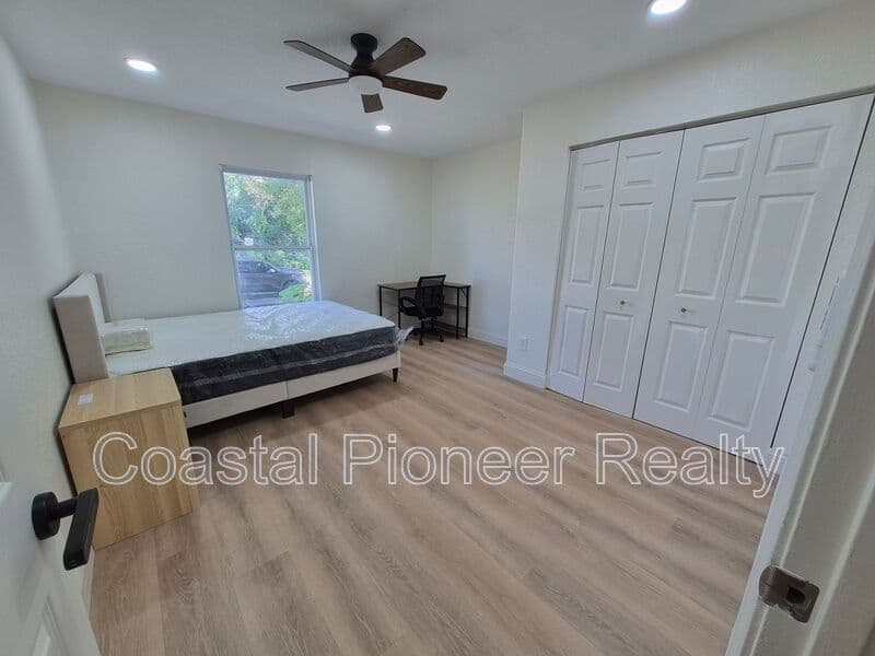 Spring Hill House: 4447 Keyes Ave