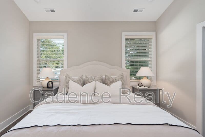 Wilmington House: 1747 Perimeter Loop