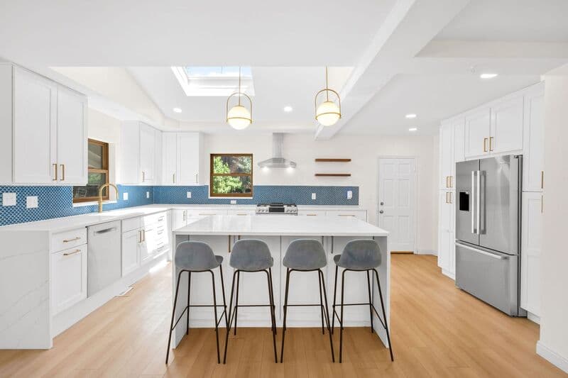 Denver House: 525 Forest St