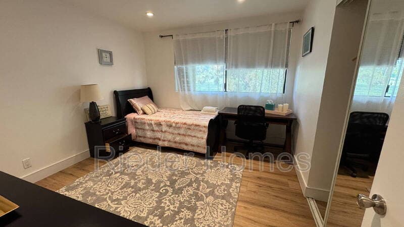 La Jolla Condo: 8273 Via Mallorca