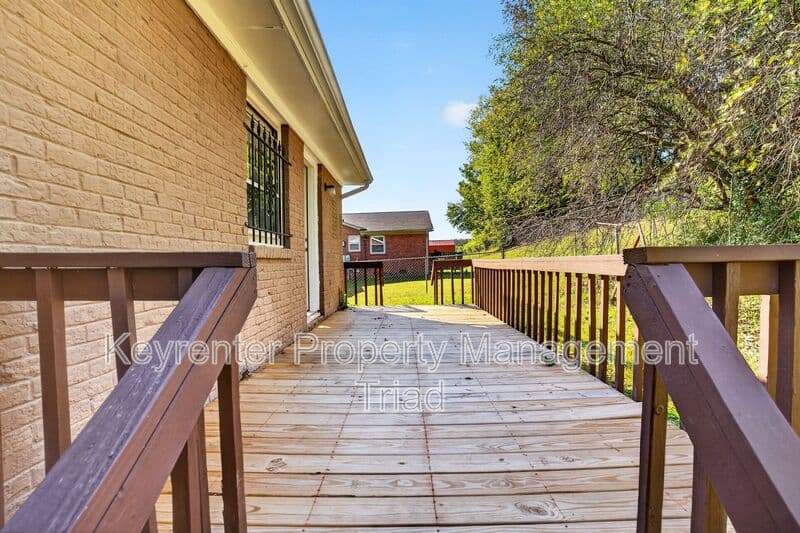 Winston Salem House: 1416 Clark Ave