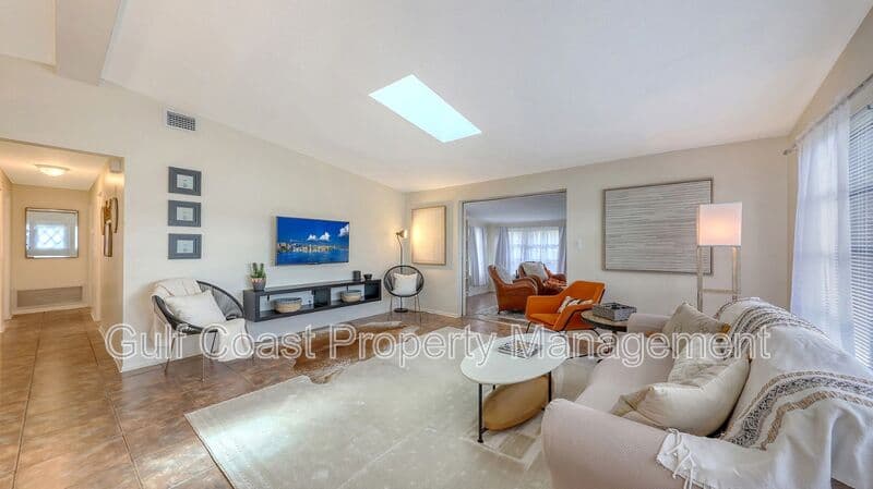 Sarasota House: 2551 Waneta Drive