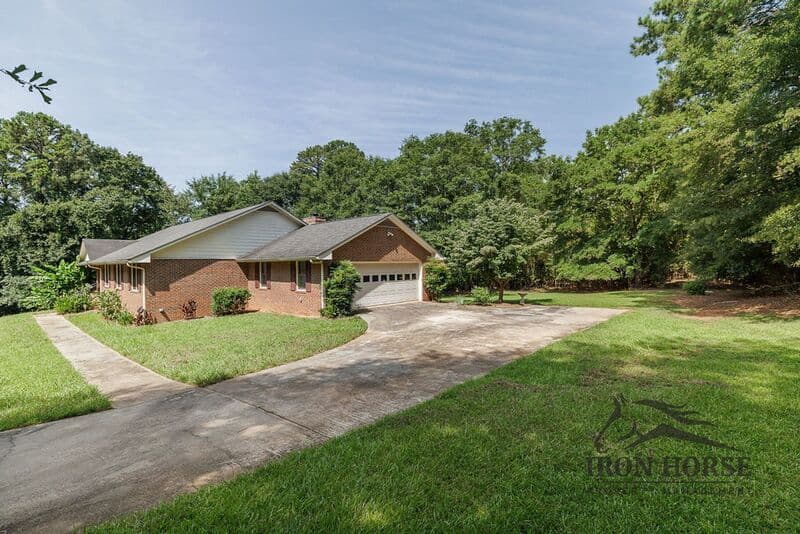 Athens House: 8671 Macon Hwy