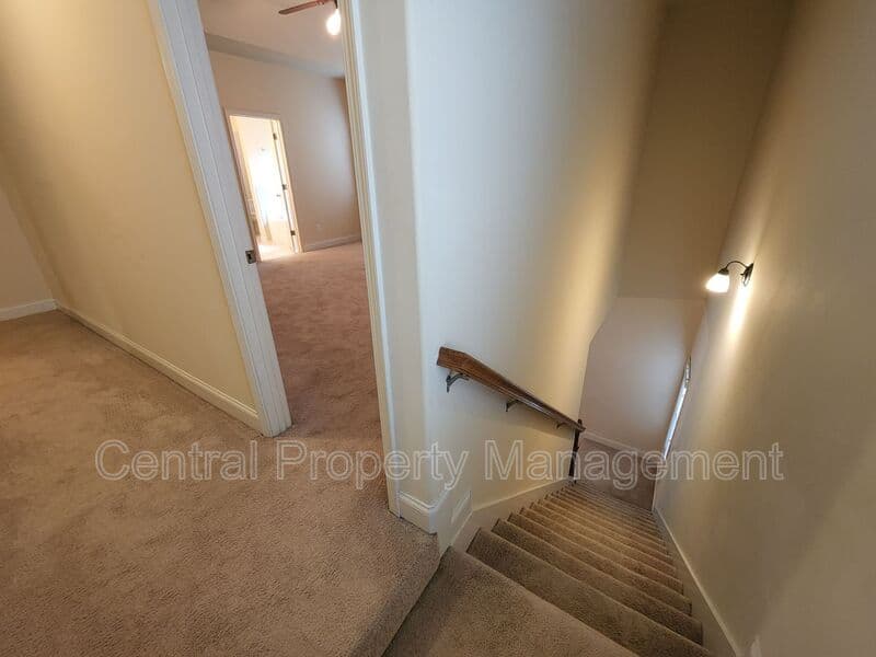 Simpsonville House: 265 Meadow Blossom Way