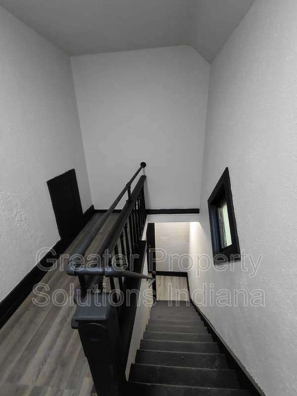 Michigan City House: 731 West 4th StUpper