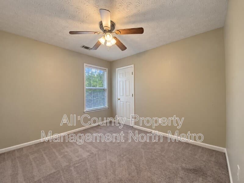 Alpharetta House: 1095 Winthrope Chase Drive