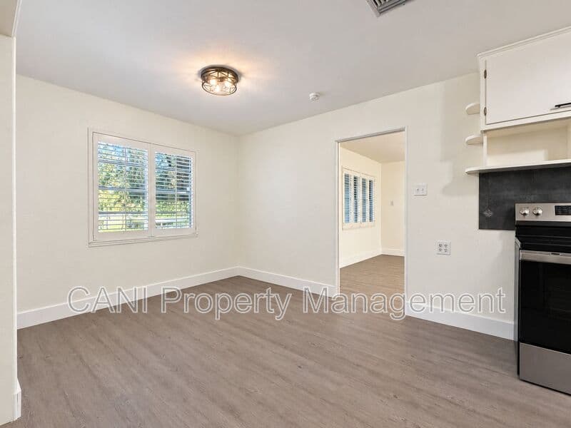 Altamonte Springs House: 450 Forest Lake Drive