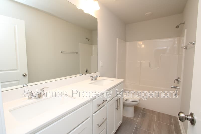 Apex Townhome: 510 Light Oak Way