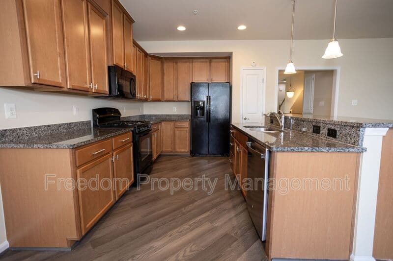 Gainesville Townhome: 7408 Brunson Cir