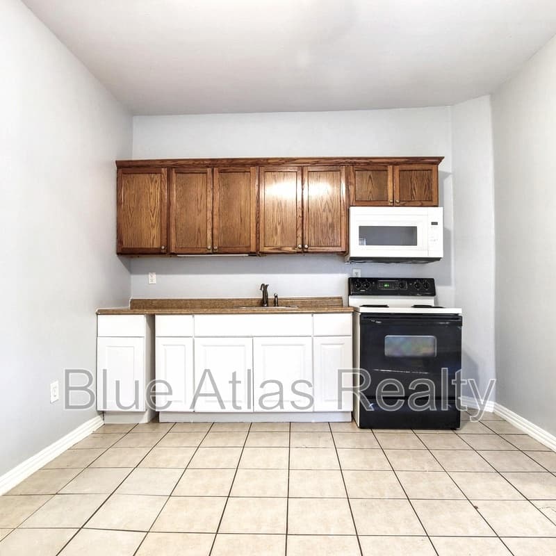 Fort Worth House: 2937 South Adams Street - 1