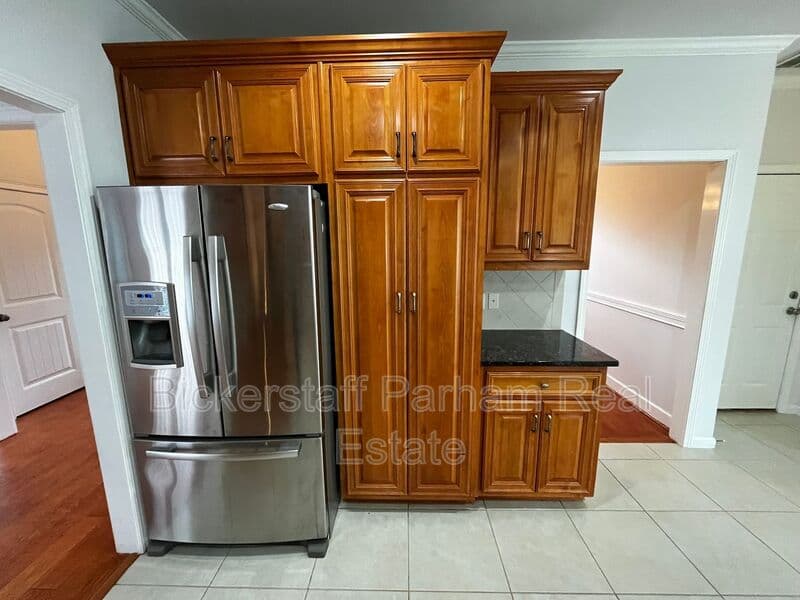 Columbus House: 7013 Imperial Way